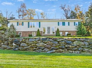 4 Knox Rd, Newton, NJ 07860