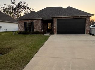 300 Yellow Pine Dr, Calhoun, LA 71225