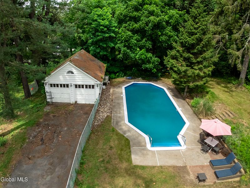 3rd image of 63 Brunswick Road