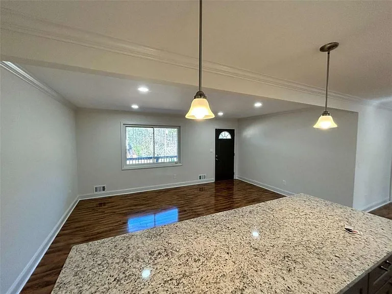 4642 Elmhurst Dr — Photo 32