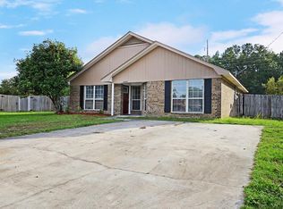 1643 Latham Ct, Hinesville, GA 31313