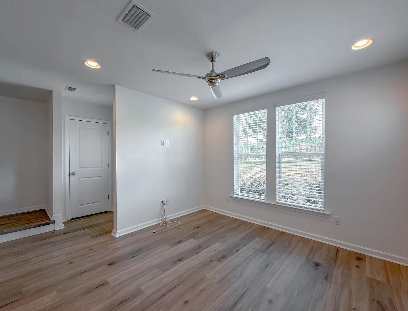 Canopy! Modern NE 3/2.5 w/ Stainless Steel Appliances, Granite Counters, & Resort Style Amenities... — Photo 4