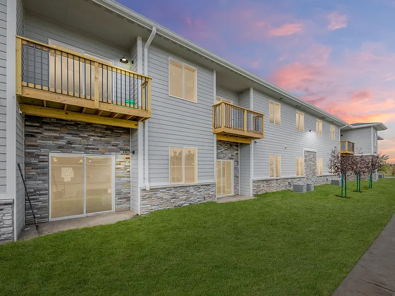 White Oak Apartments — Photo 10