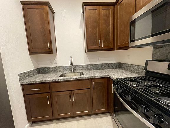 5th image of 1287 Joann St