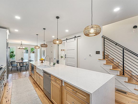 4th image of 3269 Perry Street