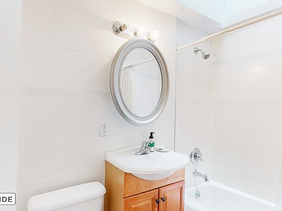 3rd image of 1570 2nd Ave APT 3D