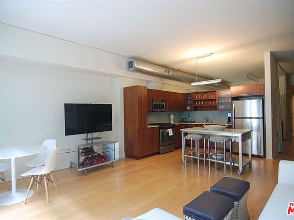 2nd image of 1100 S Hope St APT 407