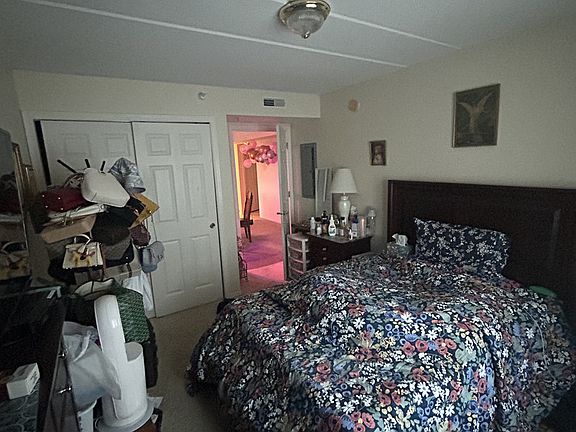 2nd image of 6807 N Milwaukee Ave APT 203