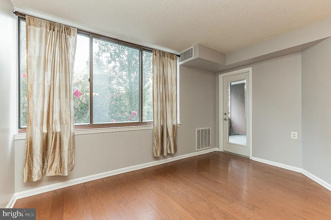 1 bed, 807 sqft, $1,950 — Photo 3