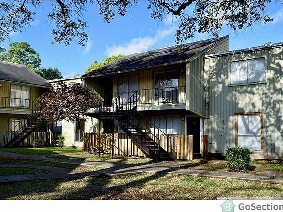 2nd image of 5625 Antoine Dr #507