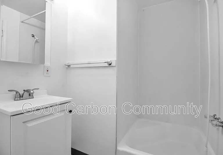 2641 Spring St #15 — Photo 11