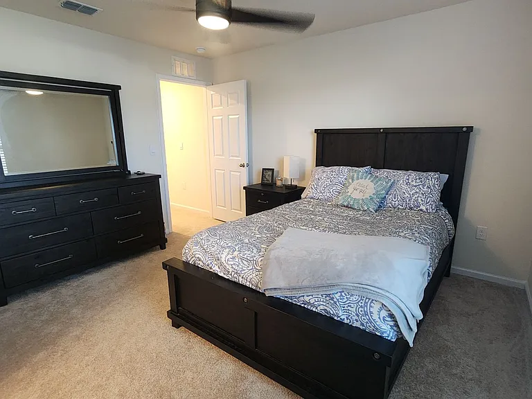 37 Temple Dr — Photo 18