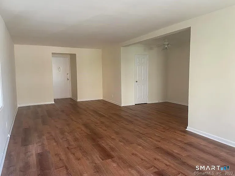 39 Glenbrook Rd #2R — Photo 11