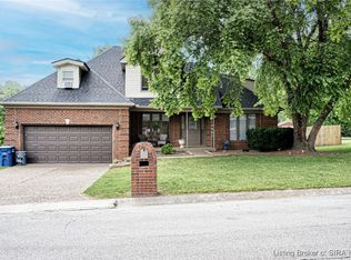 572 Fulton St, Sellersburg, IN