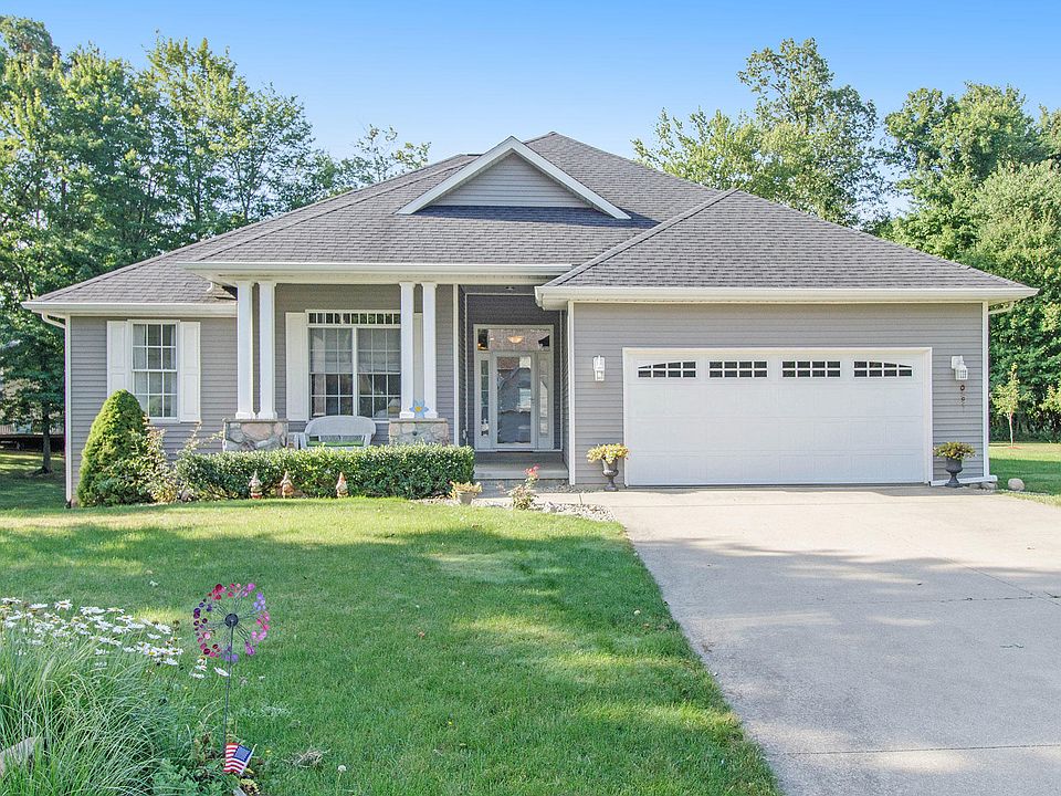 1st image of 199 Jacaranda Dr