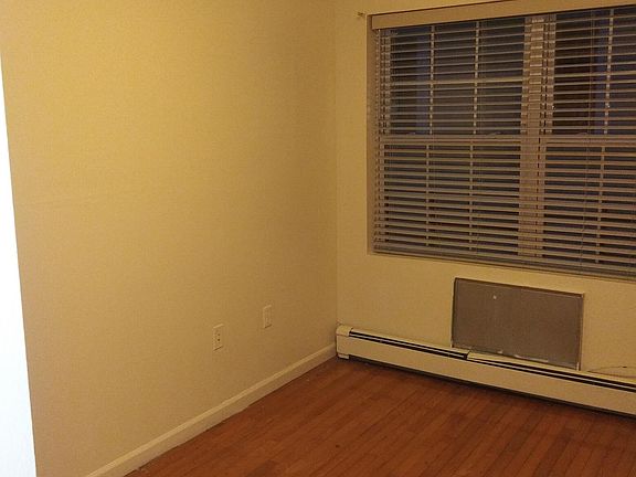 3rd image of 230 W 2nd St Floor 2