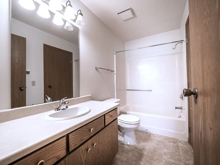 Terrace Hills Apartments — Photo 19