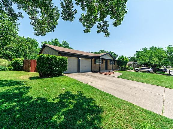 4th image of 816 Charleston Dr