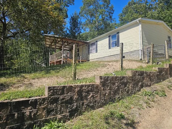 124 From Above Ln, Marion, VA 24354