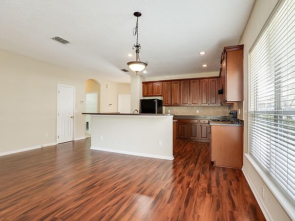 4th image of 3500 Waterford Oaks Dr