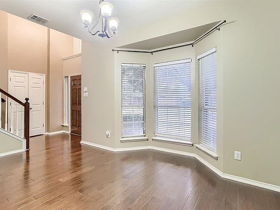 4th image of 5008 Boxwood Ln