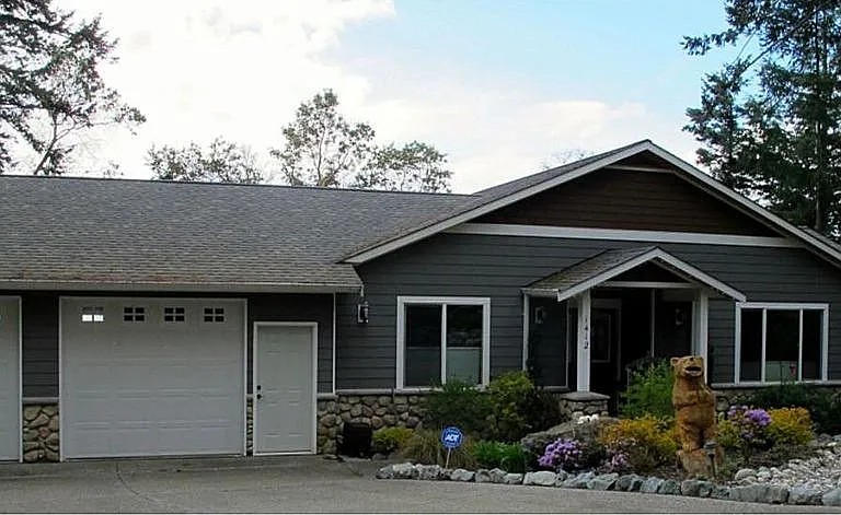 1412 Hansen St — Photo 3