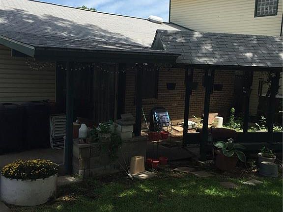 4th image of 2714 Stanford Dr