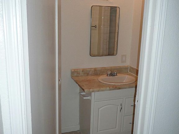 Back House Bathroom / Shower