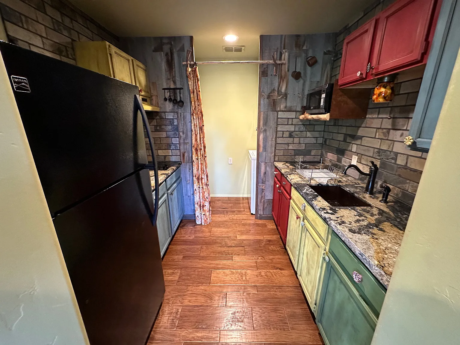 1 bed, 725 sqft, $1,750 — Photo 3