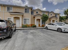 7341 NW 174th Ter, Hialeah, FL