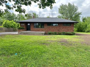 1366 Swann Rd, Youngstown, NY 14174