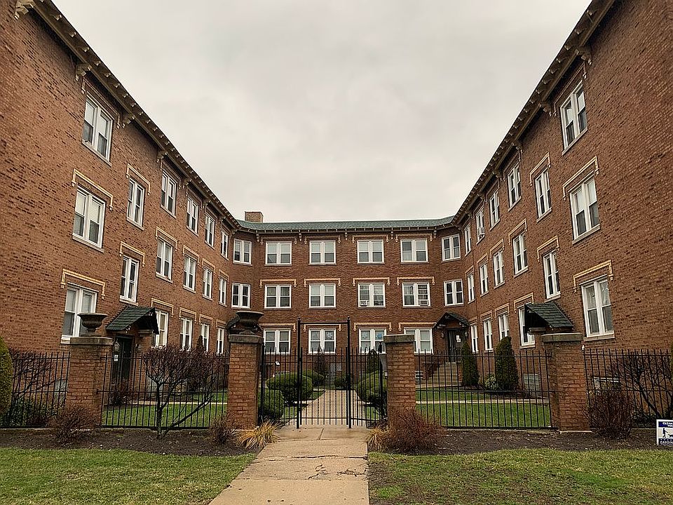 1st image of 4814 W Hutchinson St APT 2C