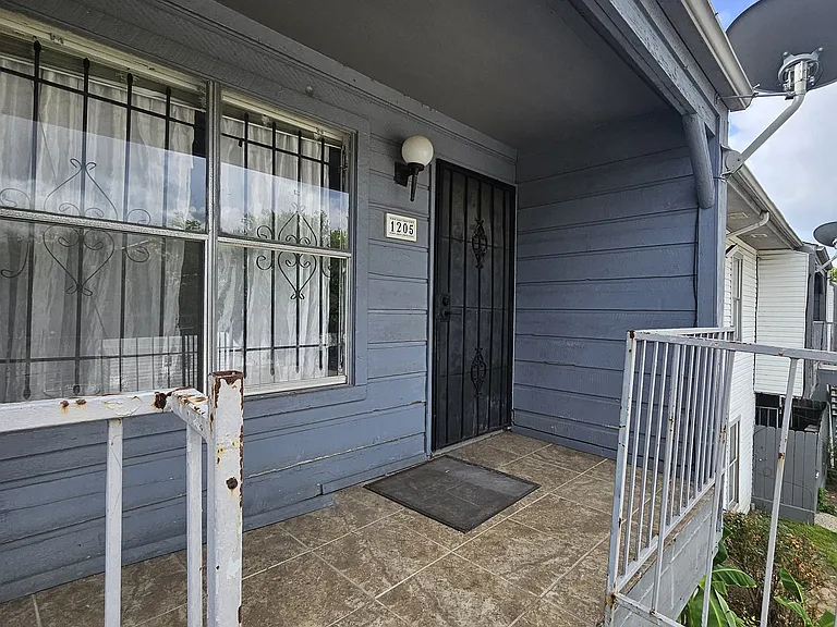 7200 Clarewood Dr #1215 — Photo 6