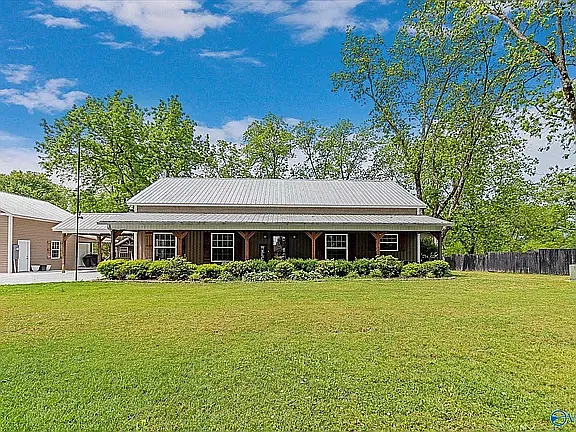 3498 Turnpike Rd — Photo 2