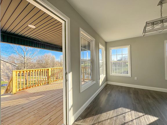 5th image of 207 Golden Pond Dr