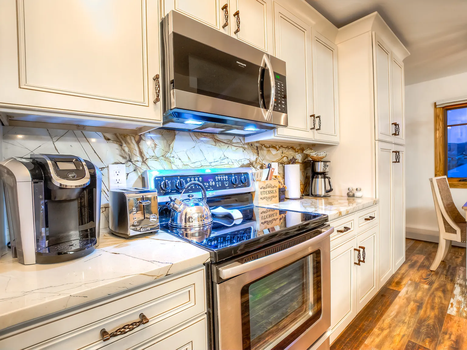 2 bed, 1310 sqft, $5,000 — Photo 3