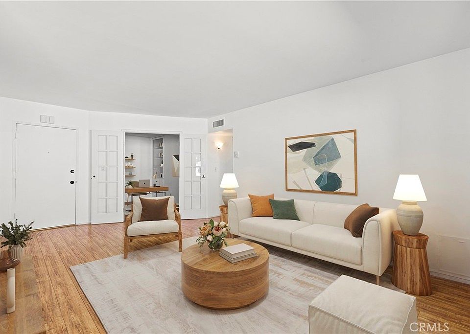 1st image of 5400 Newcastle Ave APT 56