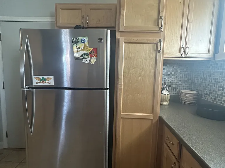 1015 W 31st Pl #1A — Photo 8