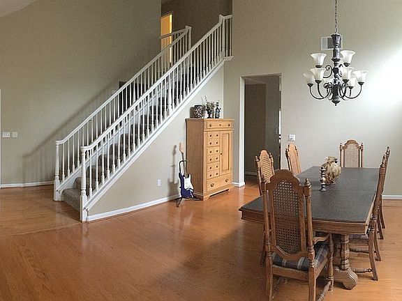 4th image of 561 Citadel Ct