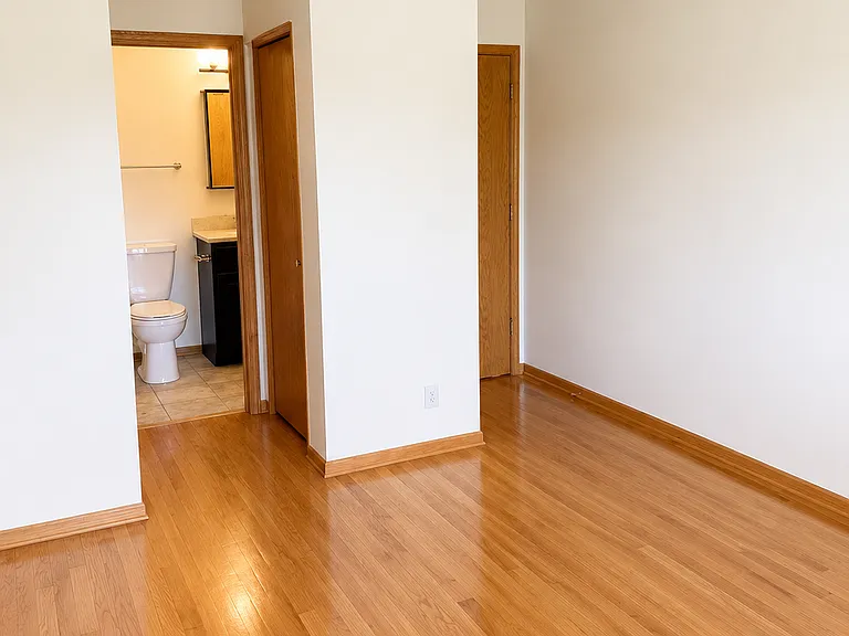 8316 Highpoint Cir #E — Photo 17