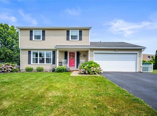 20 Fraser Dr, Hilton, NY 14468