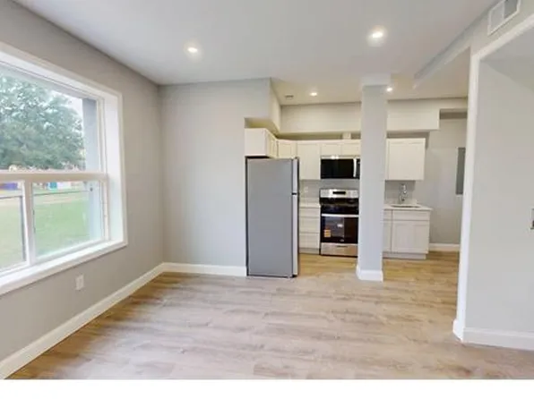 3228 Hiatt Pl NW #101, Washington, DC 20010