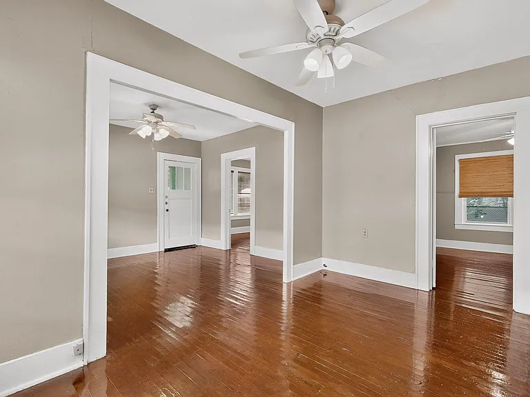 4008 Burnet Rd — Photo 9