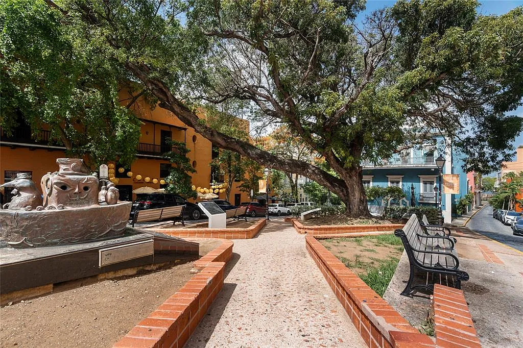 2 bed, 2.0 bath, 1300 sqft, $3,100 — Photo 3
