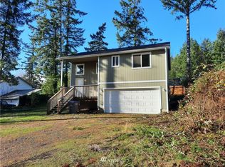 240 NE Santa Maria Ln, Belfair, WA 98528