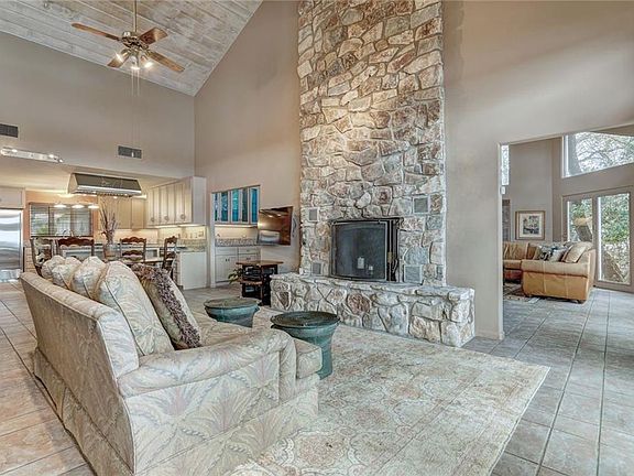5th image of 21830 Briarcliff Dr