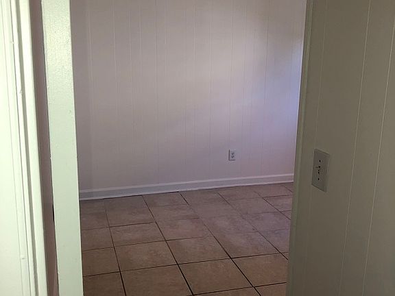 5th image of 705 22nd Ave S APT B