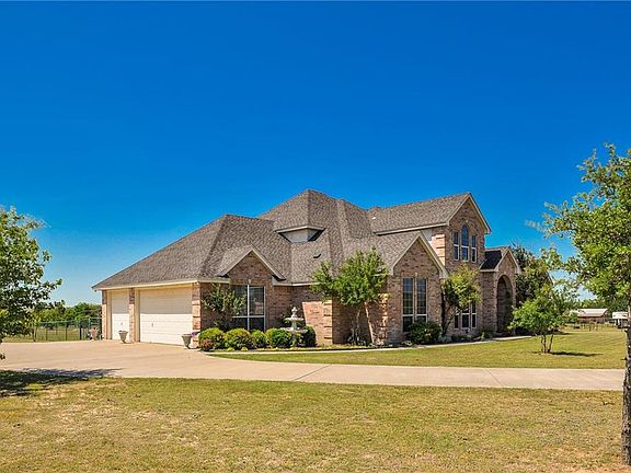 3rd image of 1804 E Fm Road 1187