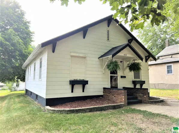 608 S Boone St, Rock Rapids, IA 51246