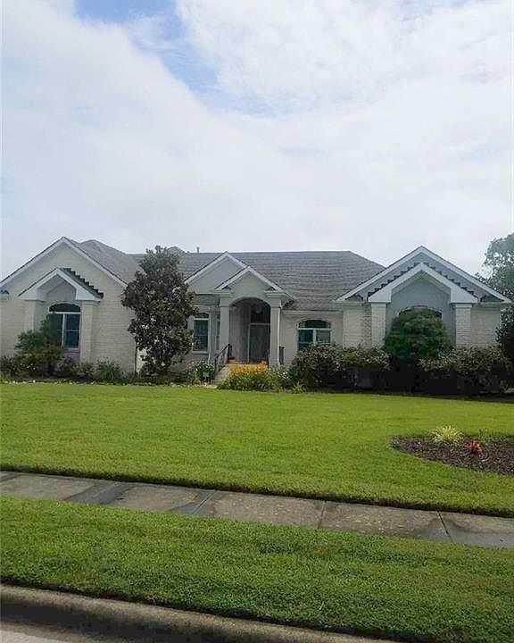 1st image of 2521 Greystone St